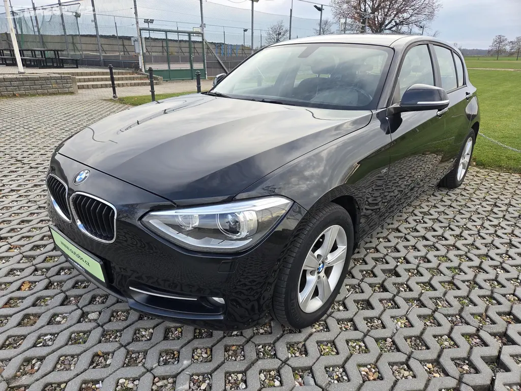 BMW Řada 1, 118i 125 kW, sport, xenon